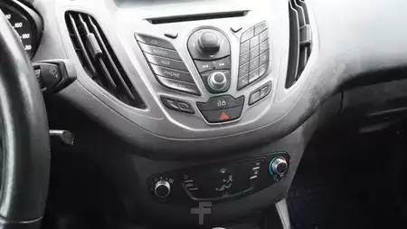 Egyéb 2016 Ford Transit Courier Trend Kopfdichtungsschaden (9)