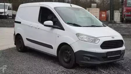 Egyéb 2016 Ford Transit Courier Trend Kopfdichtungsschaden (3)