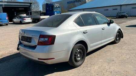 Miscelaneo 2019 Skoda Octavia Lim. Ambition Unfall (4)