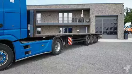 Autres 2015 Kögel SN24 Plattform Liftachse SAF-Achsen Rungen (1)