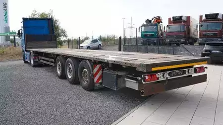 Autres 2015 Kögel SN24 Plattform Liftachse SAF-Achsen Rungen (2)