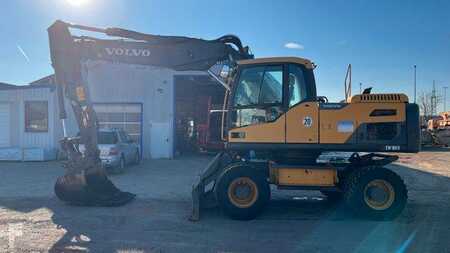 Mobiele graafmachines 2013 Volvo EW180D 20500 Kg Verstellausleger OilQuick (1)