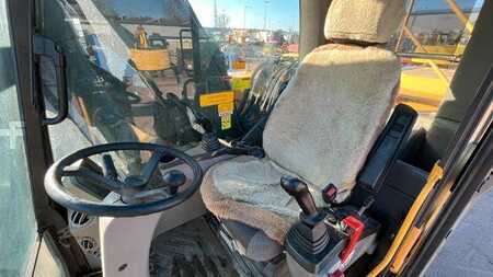 Mobiele graafmachines 2013 Volvo EW180D 20500 Kg Verstellausleger OilQuick (6)