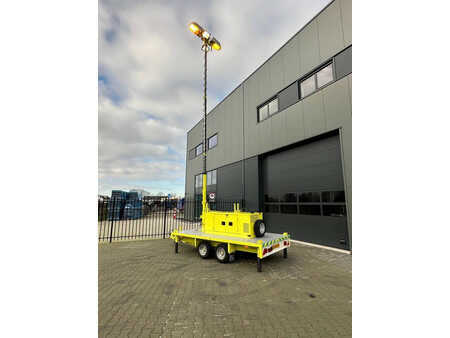 Power Generator 1998 Atlas Copco Unique generator with light pole on trailer! (7)