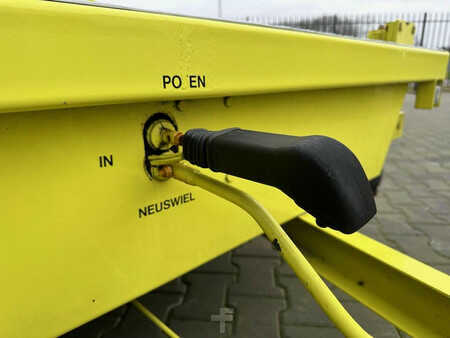 Power Generator 1998 Atlas Copco Unique generator with light pole on trailer! (9)