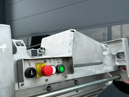 Miscelaneo 2023 Böcker Avario HD 26, 10-2023, only 155 hours, like new! (5)