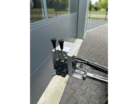 Miscelaneo 2023 Böcker Avario HD 26, 10-2023, only 155 hours, like new! (9)