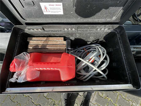 Miscelaneo 2020 Böcker Avario HD 26, 2020, only 85 hours, like new! (10)