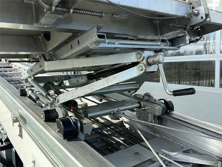 Miscelaneo 2020 Böcker Avario HD 26, 2020, only 85 hours, like new! (8)