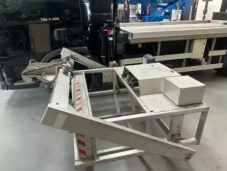 Guindastes móveis 2016 Böcker AK 37/4000 with passenger basket, 2016, 35.076 km! (8)