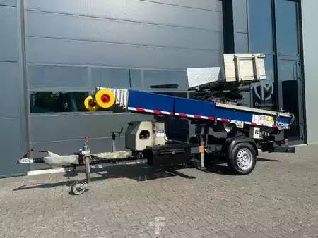 Ostatní 2019 Böcker Junior HD21 Furniture Lift, 2019, first owner (1)