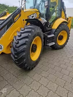 Rigid Backhoe Loader 2025 JCB 4 CX (3)