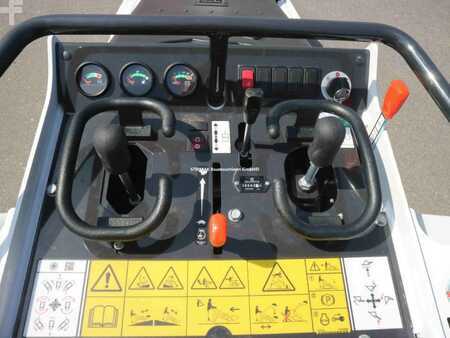 Compact Loaders 2025 Bobcat MT100 (8)