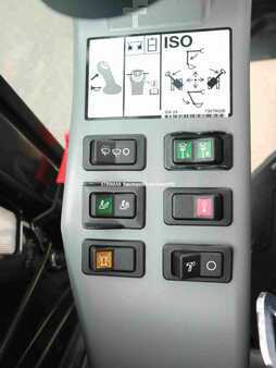 Mini excavators 2025 Bobcat E 27z (17)