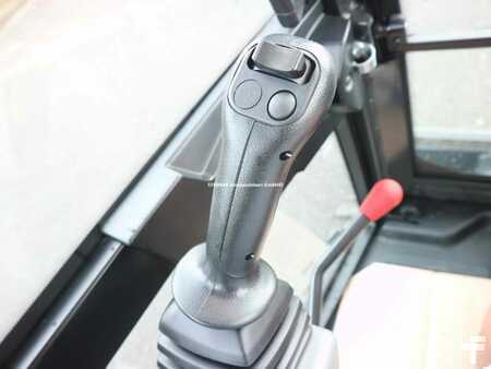 Mini excavators 2025 Bobcat E 27z (19)