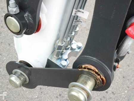 Mini excavators 2025 Bobcat E 27z (8)