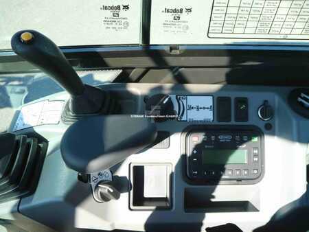 Mini excavators 2025 Bobcat E 27z (17)