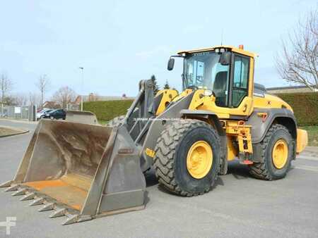 Radlader 2016 Volvo L 120 H (1)