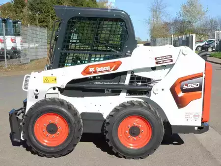 Kompaktní nakladače 2026 Bobcat S 550 (2)