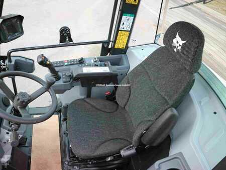 Kerekes rakodó 2024 Bobcat L 95 (15)