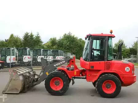 Wielladers 2016 Volvo L 35 G (2)