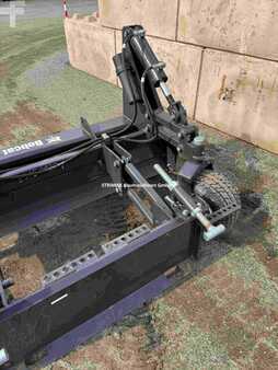 Attachments 2023 Bobcat Box Blade HD 84 (3)