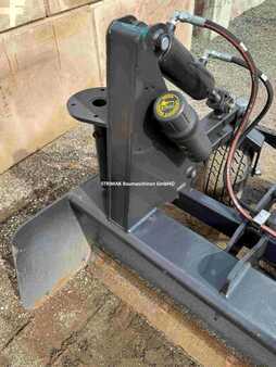 Attachments 2023 Bobcat Box Blade HD 84 (4)