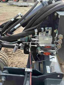 Attachments 2023 Bobcat Box Blade HD 84 (5)