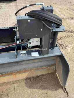 Attachments 2023 Bobcat Box Blade HD 84 (6)