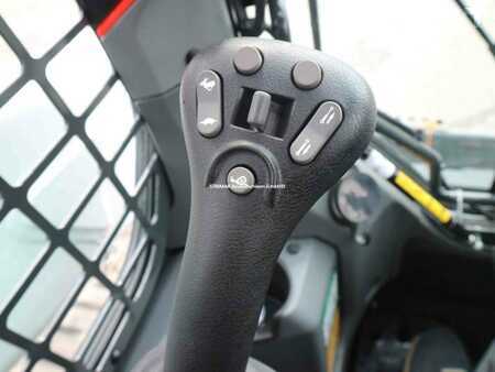 Carregadeiras de esteiras 2025 Bobcat T 76 (17)