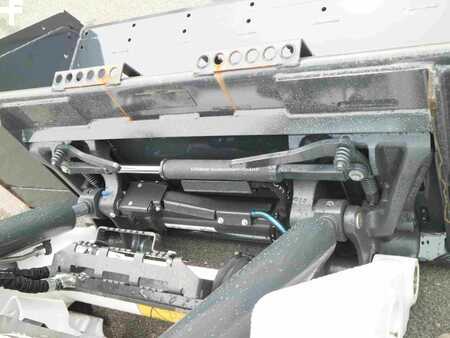 Carregadeiras de esteiras 2025 Bobcat T 76 (9)