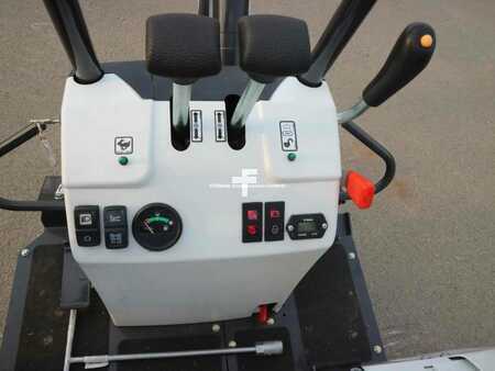Mini pelle 2025 Bobcat E 10 (14)