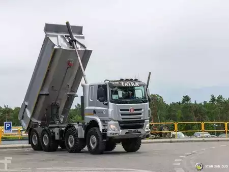 Outro 2019 Tatra Phoenix 8x8 Kipper VS MONT Tipper (3)