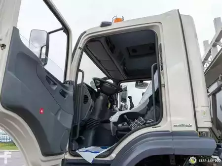 Sonstige 2012 Mercedes-Benz AXOR 1833 4x4 HIAB 166 Crane Kipper (16)