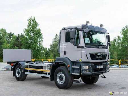Pozostałe 2015 MAN TGM 18.290 4x4 Chassis Camper Single Wheels (2)