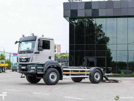 Pozostałe 2015 MAN TGM 18.290 4x4 Chassis Camper Single Wheels (4)