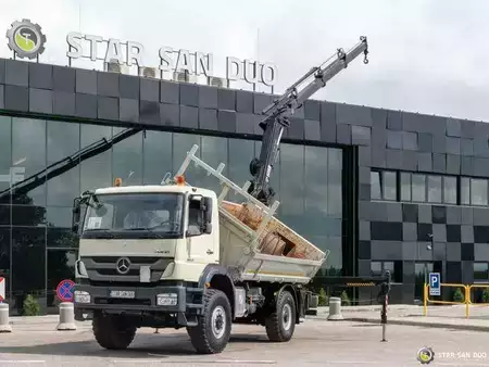 Sonstige 2012 Mercedes-Benz AXOR 1833 4x4 HIAB 166 Crane Kipper (1)