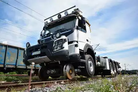 Egyéb 2021 Volvo NEW FMX 8x4 RAIL ROAD SCHIENEN TWO WAY (16)