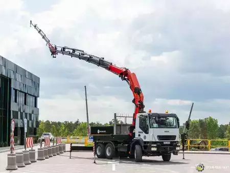 Miscelaneo 2007 Iveco TRAKKER 450 6x4 PALFINGER PK 44002 Crane Tracto (3)