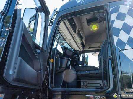 Outro 2016 Mercedes-Benz AROCS 3251 8x4 HMF 8520 Fly Jib Winch (15)