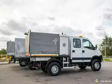Overige 2011 Iveco Daily 55S17 4x4 DOKA 7 seats Webasto (10)