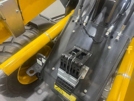 Kolové nakladače 2025 Komatsu WA80M-8E0 DEMO (13)