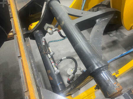 Kolové nakladače 2025 Komatsu WA80M-8E0 DEMO (14)