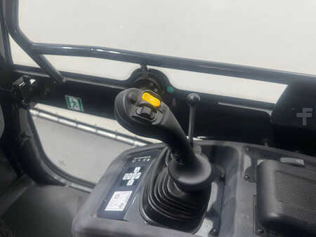 Kolové nakladače 2025 Komatsu WA80M-8E0 DEMO (20)