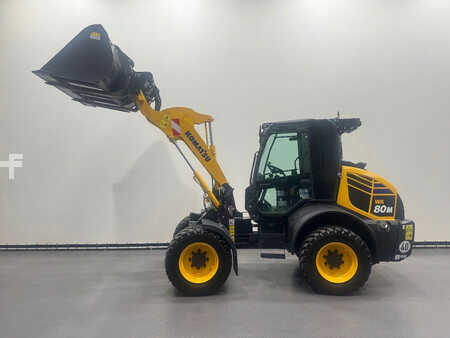 Kolové nakladače 2025 Komatsu WA80M-8E0 DEMO (23)