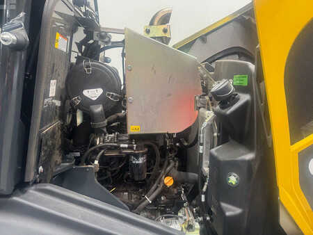 Kolové nakladače 2025 Komatsu WA80M-8E0 DEMO (8)