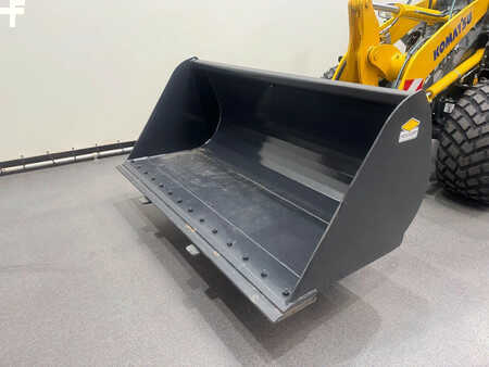 Kolové nakladače 2026 Komatsu WA80M-8E0 NIEUW (11)