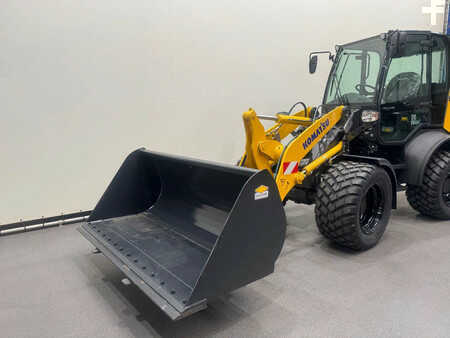Kolové nakladače 2026 Komatsu WA80M-8E0 NIEUW (7)