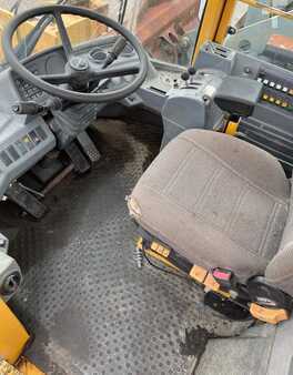 Volvo L120C