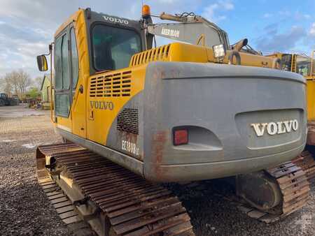 Escavadora de rastos 2004 Volvo EC180B (2)